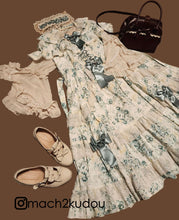 Load image into Gallery viewer, Gobelin Garland of Roses Headdress